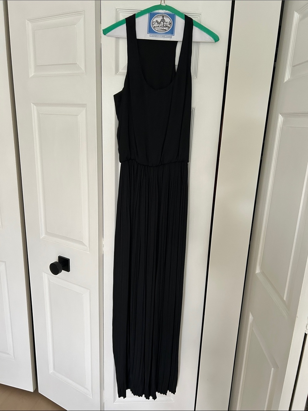 Tart Black Sleeveless Pleated Maxi Dress